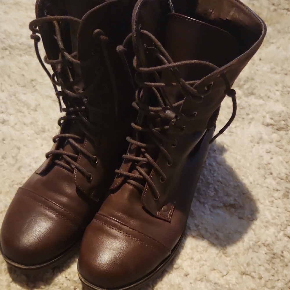 Steve Madden Brown Combat Boots Lace-Up Design